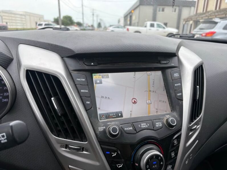 
								2012 Hyundai Veloster full									