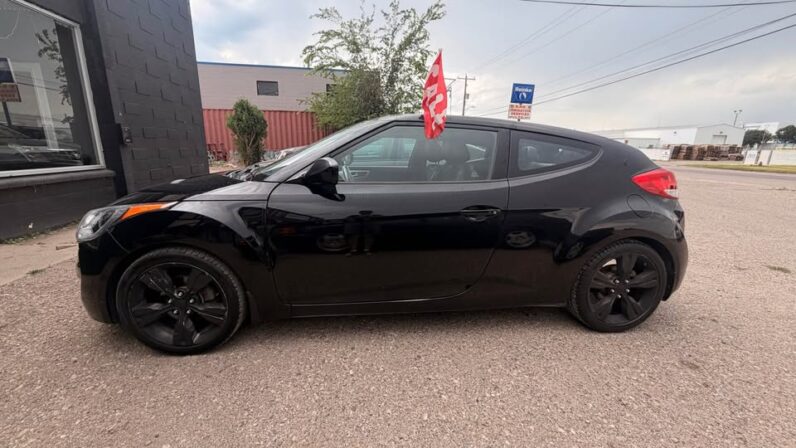 
								2012 Hyundai Veloster full									