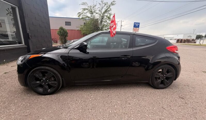 
								2012 Hyundai Veloster full									