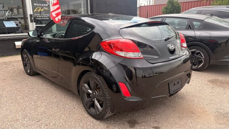 
								2012 Hyundai Veloster full									