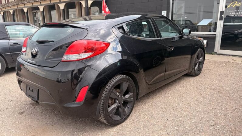 
								2012 Hyundai Veloster full									