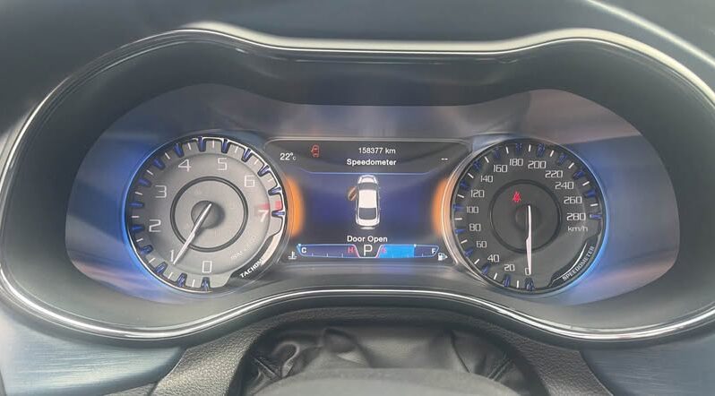 
								2015 Chrysler 200S full									