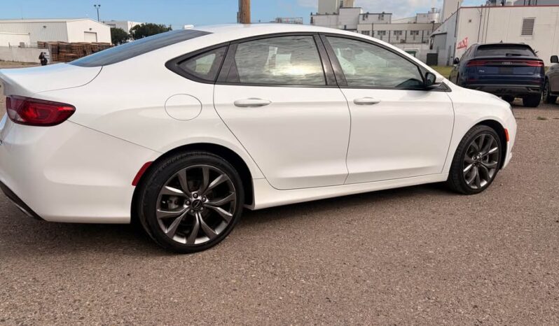
								2015 Chrysler 200S full									