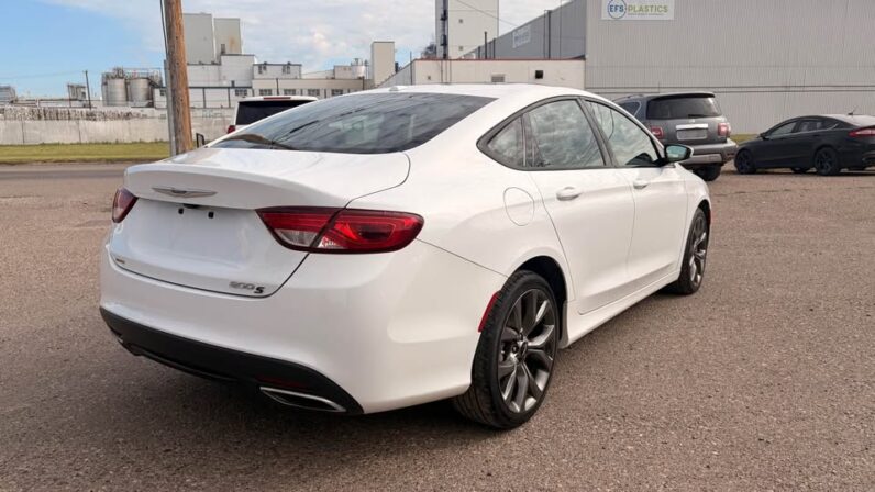
								2015 Chrysler 200S full									