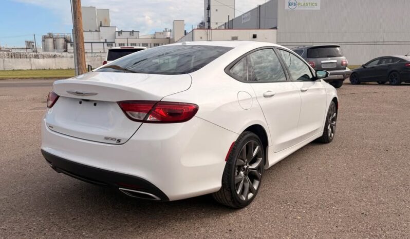 
								2015 Chrysler 200S full									