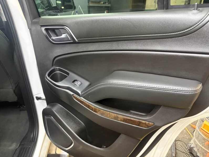 
								2019 Chevrolet Tahoe LS full									